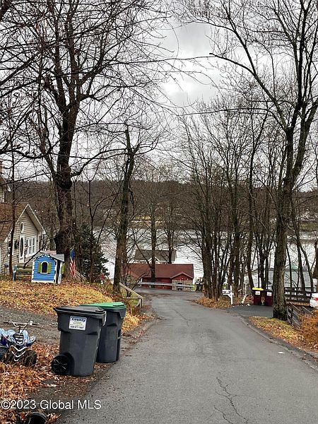 3rd image of 10 Burns Avenue
