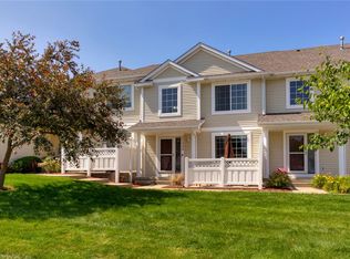 15444 Walnut Hills Dr, Urbandale, IA 50323