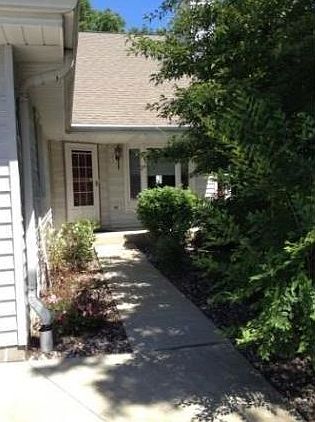 2nd image of 5714 S 107th St #2