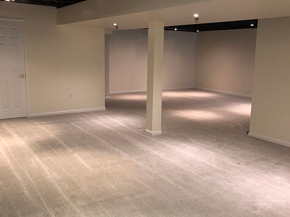 HUGE FINISHED BASEMENT 