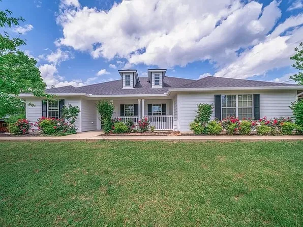 2325 Sandy Ln, Longview, TX 75605