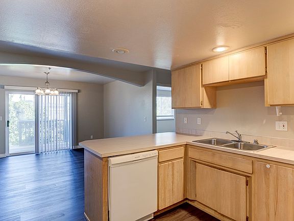2nd image of 300 N Oak Harbor St APT A102