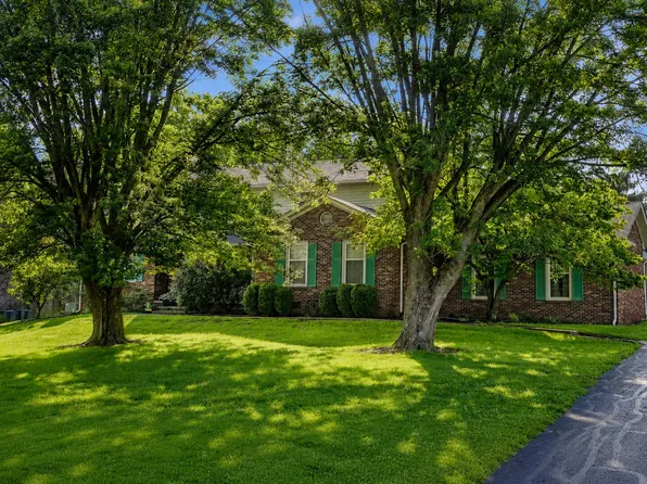 111 Lone Oak Dr, Nicholasville, KY 40356