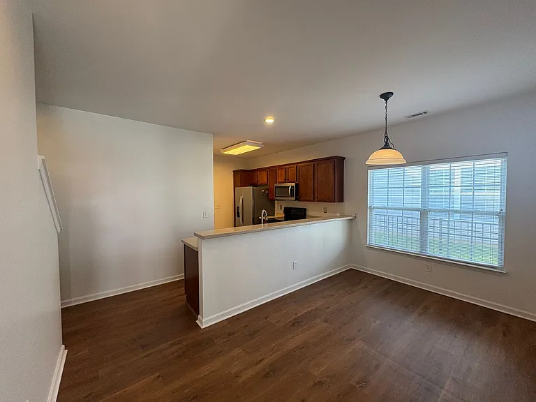 130 Pin Oak Ct — Photo 4