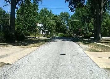 5th image of 3990 E 53rd St