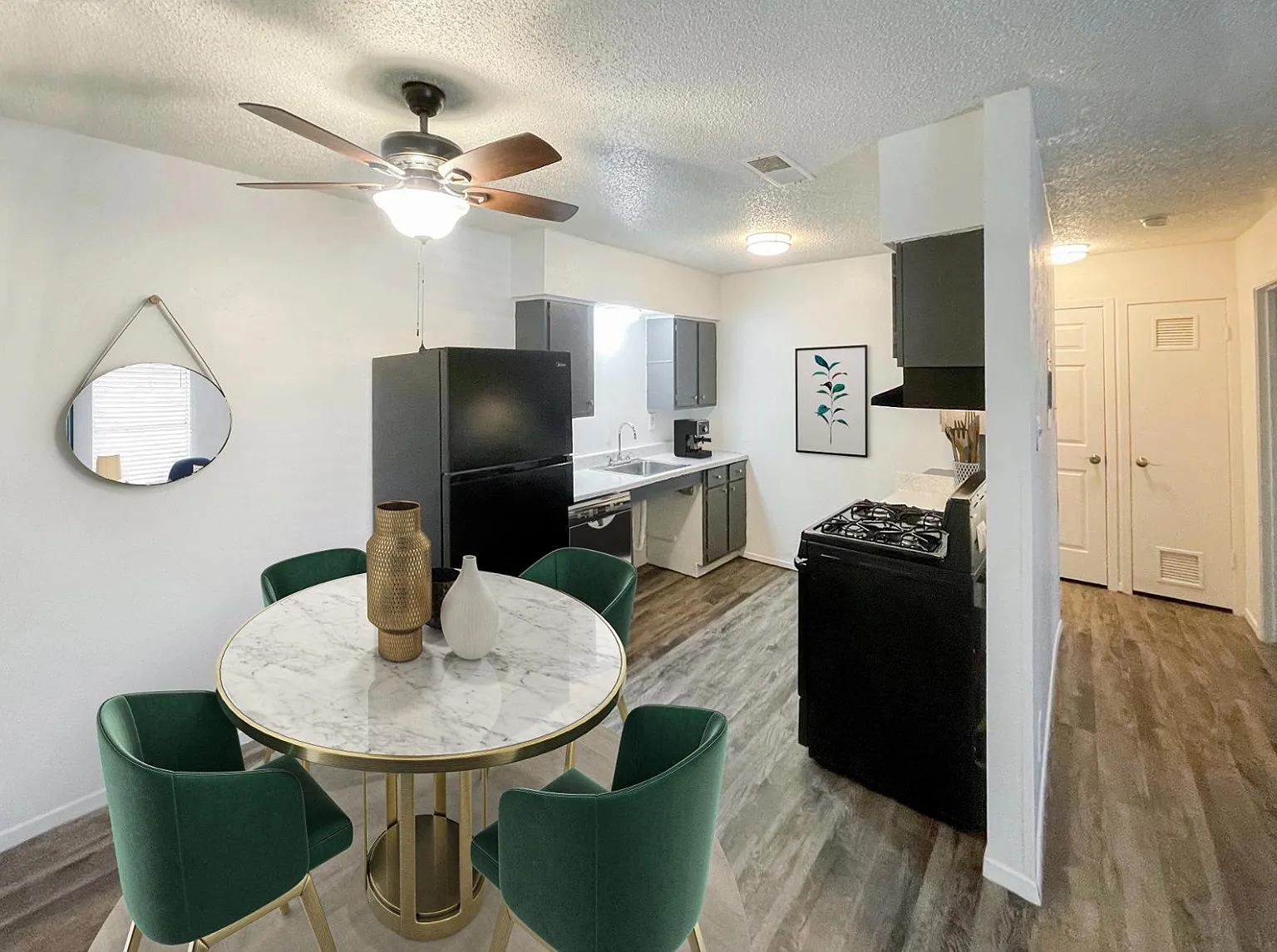 Sunscape Apartments — Photo 4