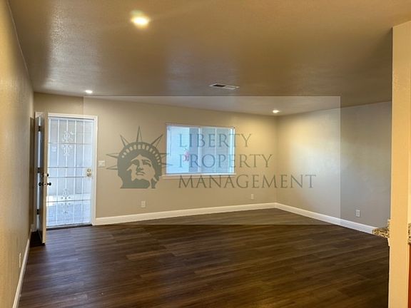 4th image of 711 Astor St #711