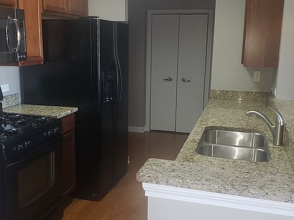4th image of 50 S Grove Ave #514-1
