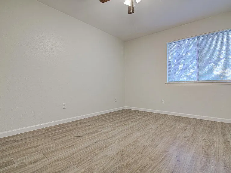 5301 Indio Cir #A — Photo 12