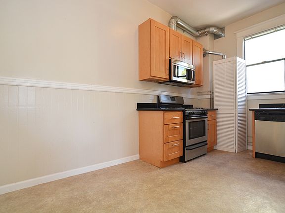 4th image of 602 Broderick St