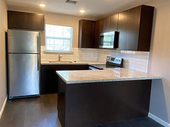 3rd image of 1723 1/2 Alta Vista St Unit C