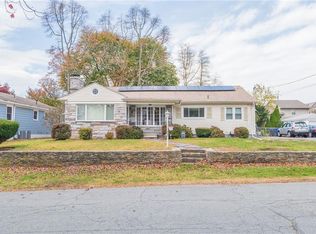 9 Farnum Ave, North Providence, RI 02911