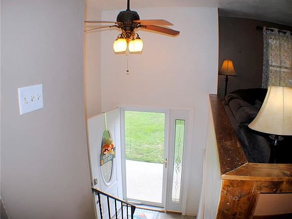 3rd image of 211 Cooperage Ct