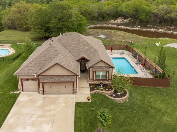 4411 SE Lariat Dr, Lees Summit, MO 64082