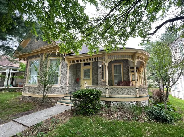 1618 South St, Lexington, MO 64067
