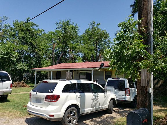 2nd image of 807 Oak St