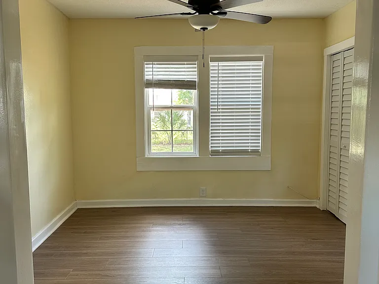 Middle bonus room can be used as dining area or home office.