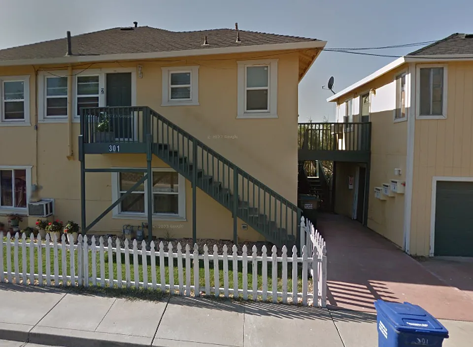 301 Santa Clara Ave