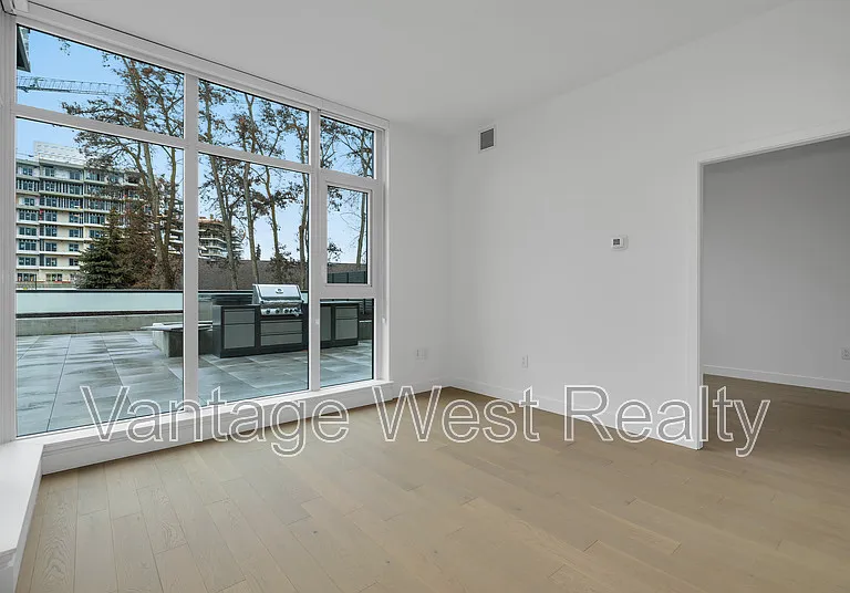 3389 Lakeshore Rd #216 — Photo 28