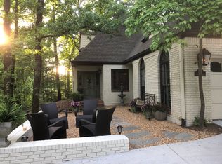 1504 Blind Brook Ln, Vestavia Hills, AL 35216