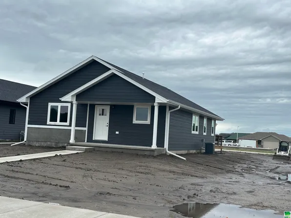 324 Zitkala Sa Trl, Vermillion, SD 57069