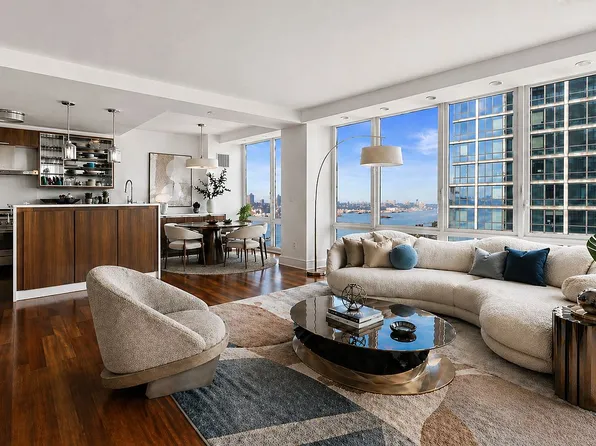 60 Riverside Blvd APT 2802, New York, NY 10069