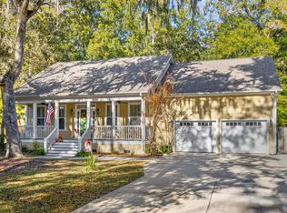 1963 Jewel St, Johns Island, SC 29455