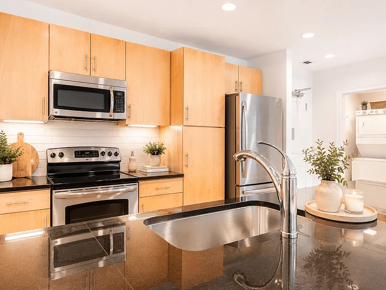 Miller and Rhoads Residences — Photo 75