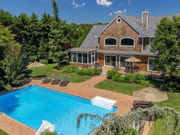 28 Post Fields Lane, Quogue, NY 11959