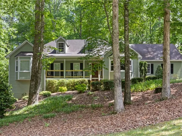 90 Lakeside Dr, Hiram, GA 30141