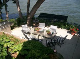 N52W34192 N Geitzen Rd, Okauchee, WI 53069