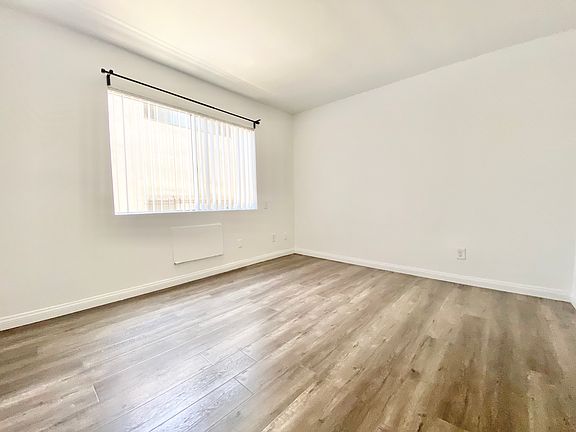 4th image of 833 S Berendo St #401A
