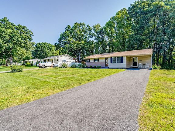 2nd image of 1201 Lakeview Dr
