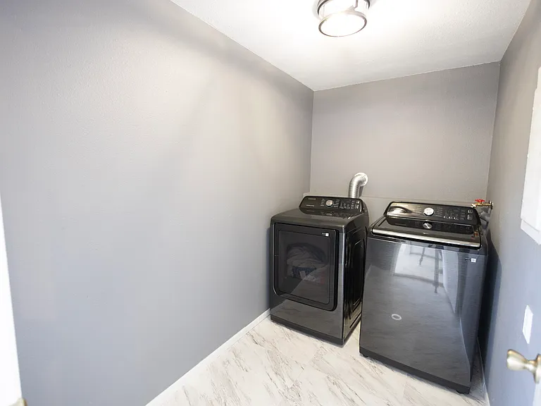 845 Terrence Rd — Photo 19