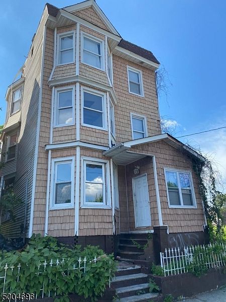 1st image of 723 S 10th St