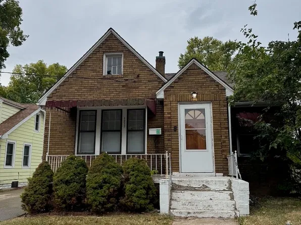 1217 E Melbourne Ave, Peoria, IL 61603