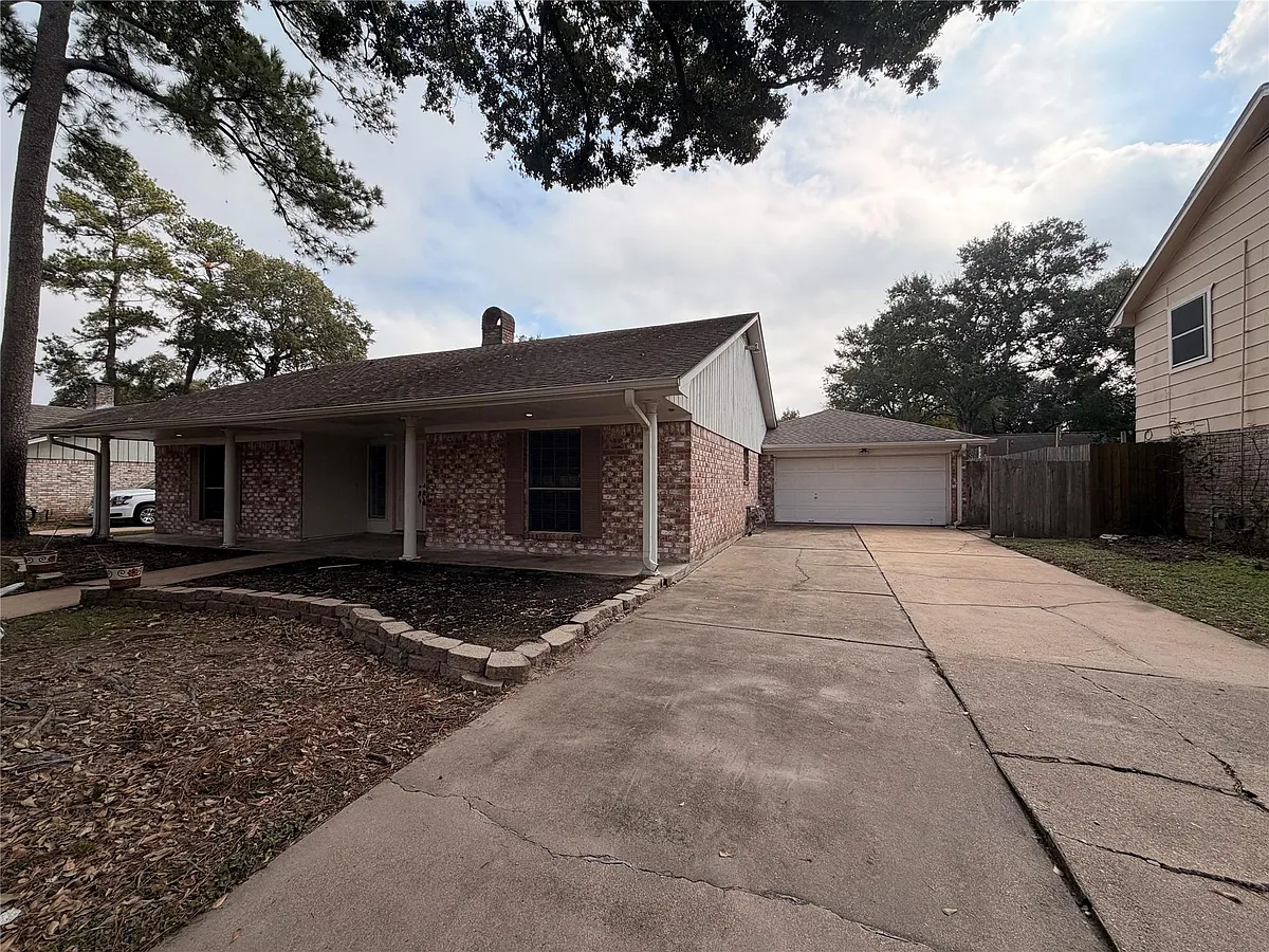 Building Photo - 12910 Shady Knoll Ln