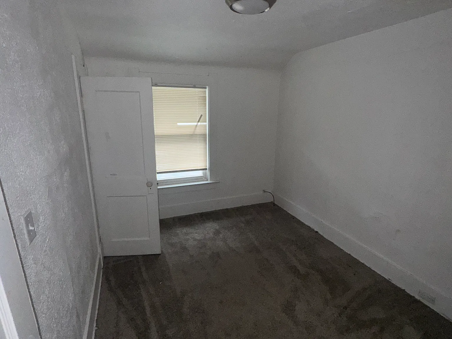 3 bed, 1.5 bath, 1126 sqft, $1,100 — Photo 3