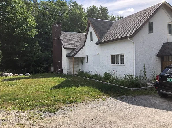 15 Poplar Ln, Manchester Center, VT 05255