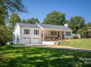 2912 Woodstream Dr, Valdese, NC 28690