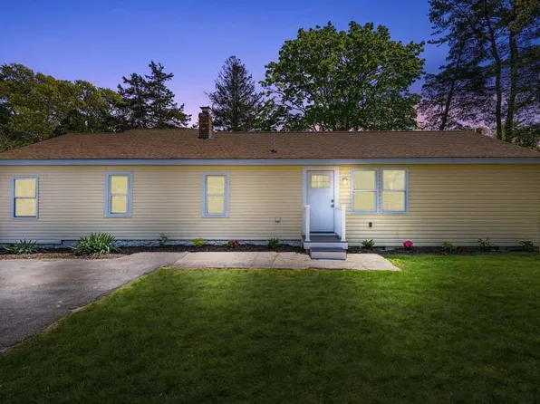 60 Martin Street, Buzzards Bay, MA 02532