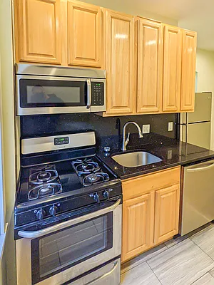 Rented by Space Real Estate | media 10