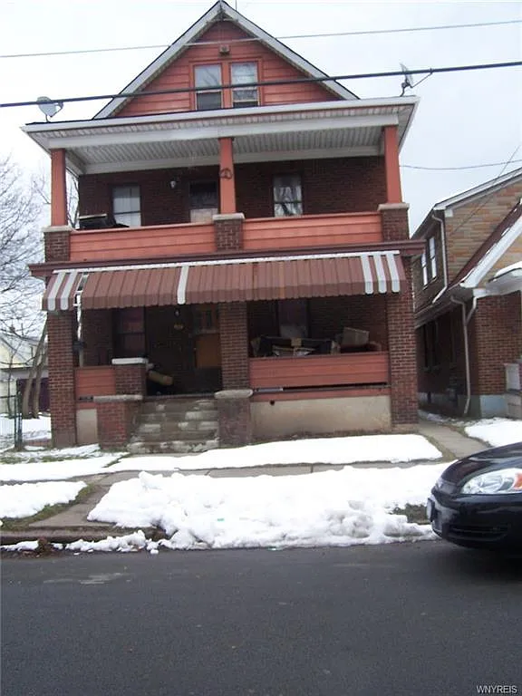 429 18th St photo 1