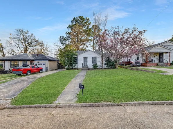 1607 W 17th St, Texarkana, TX 75501