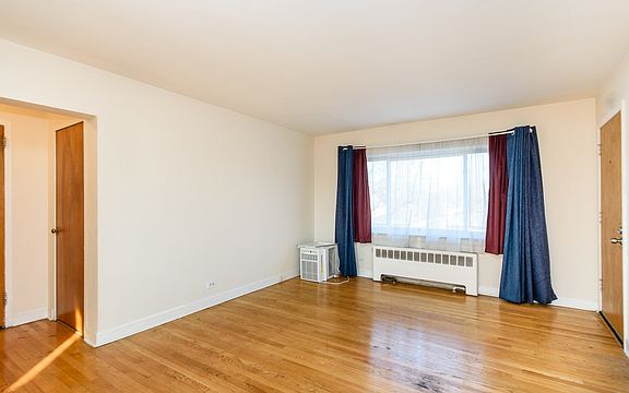 2nd image of 1106 N Harlem Ave APT 3