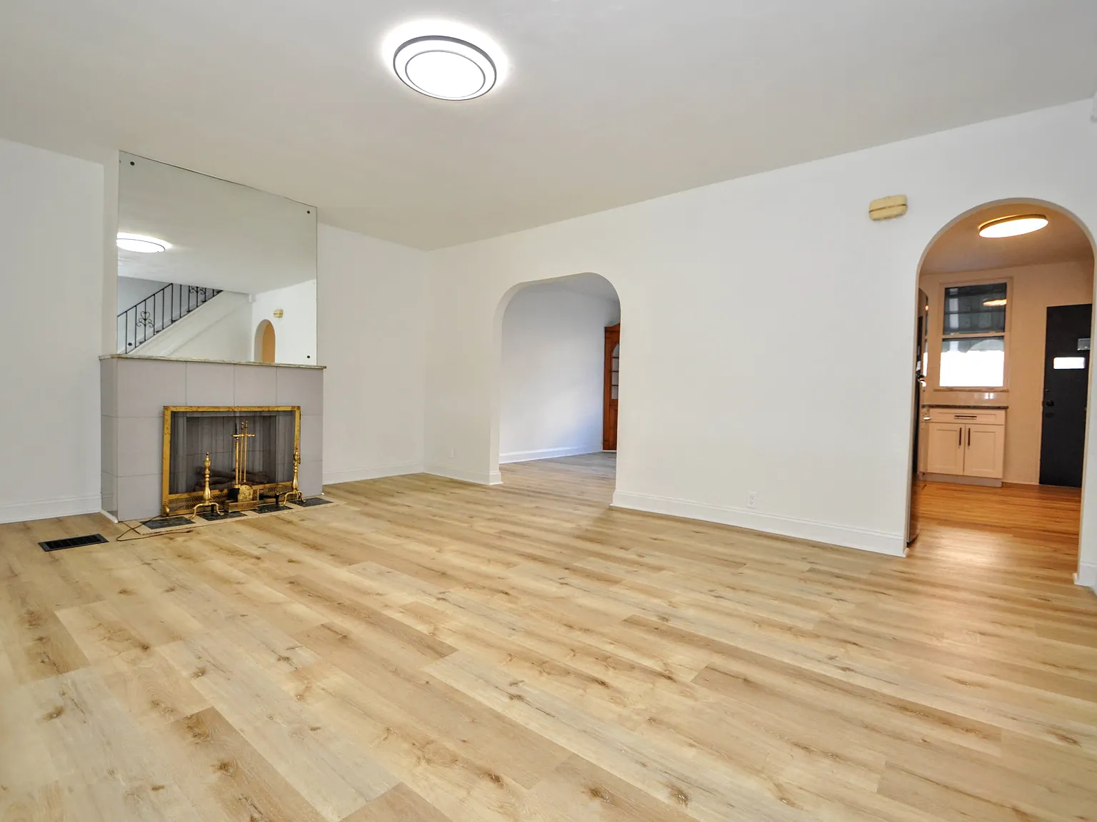 317 Reifert St — Photo 1