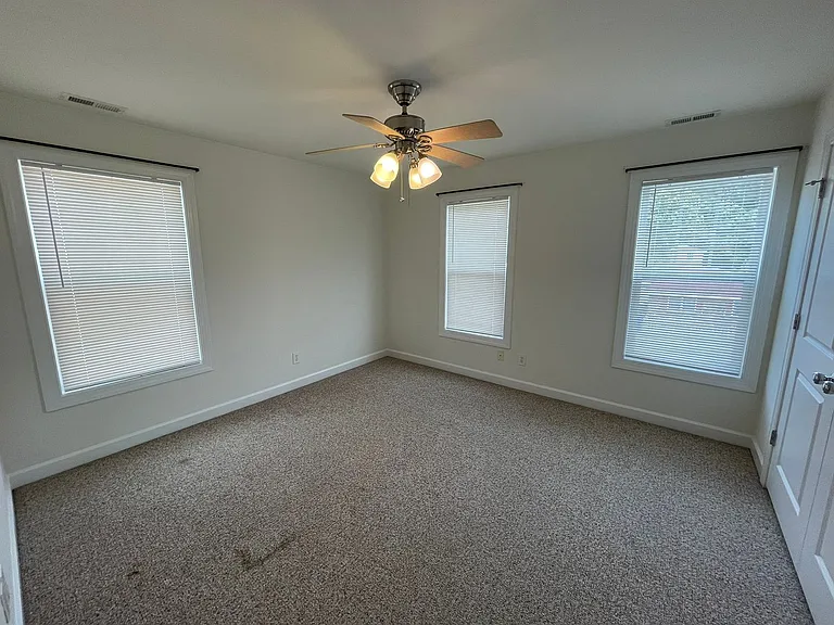 1029 E Balview Ave — Photo 33