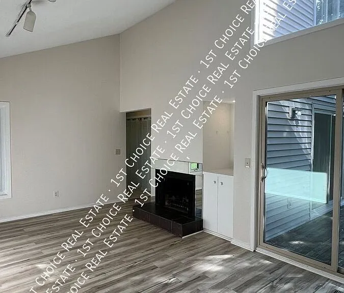 3694 Cavalier Dr — Photo 6