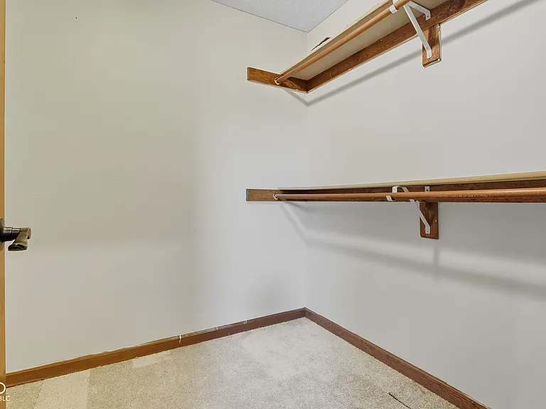 7975 Meadow Bend Cir — Photo 59