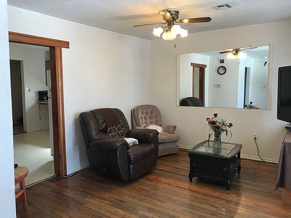 5th image of 1824 Moore Ave